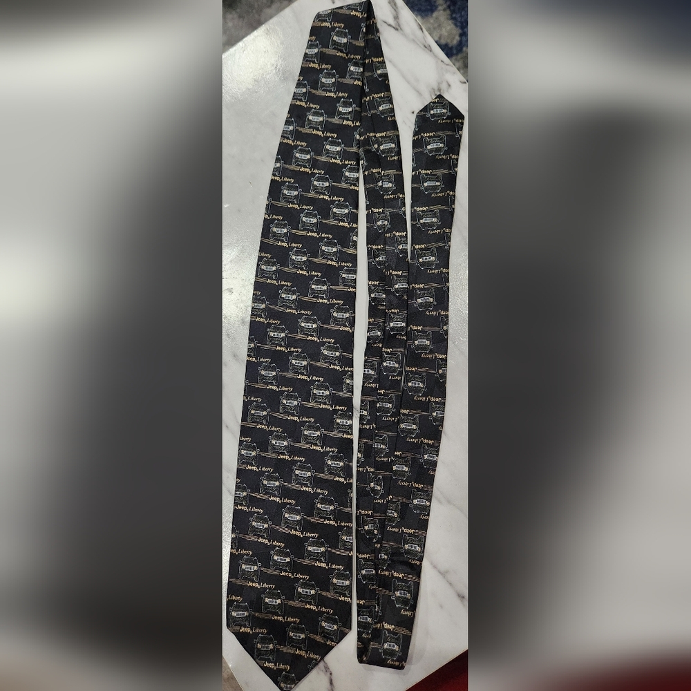 Jeep Liberty neck tie